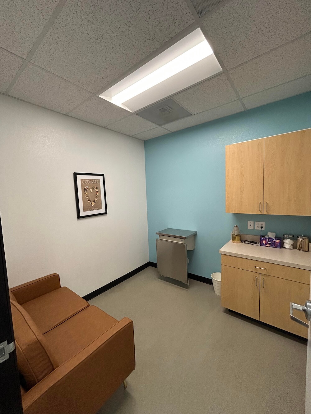 Oceanside Comfort Room